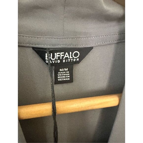 BUFFALO David Bitton Gray Elevated V Neck Blouse With Cap Sleeve Size Medium - Picture 4 of 5